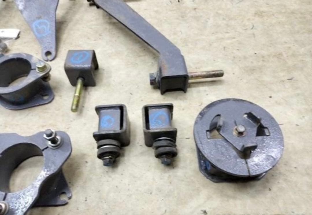 デリカ D5 ボディリフトアップキット