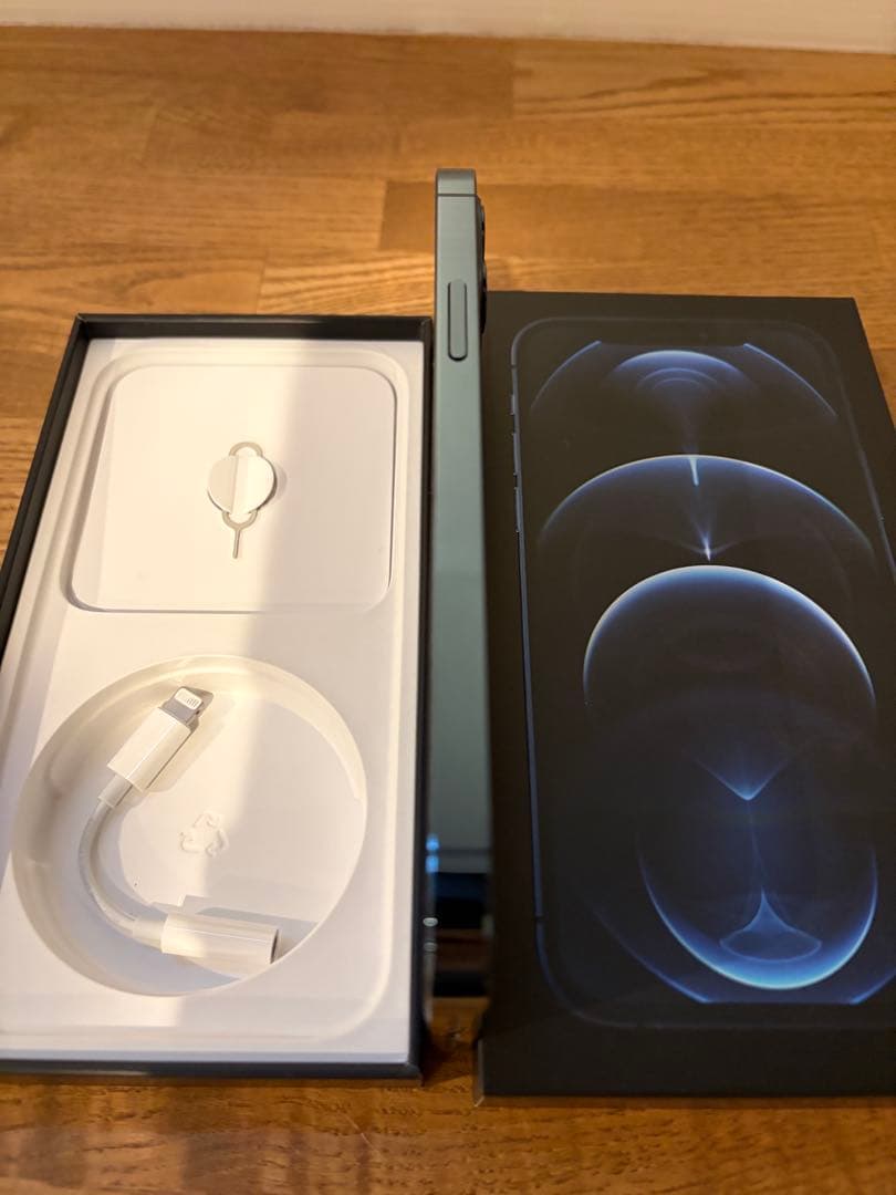 極美品Apple iPhone 12 Pro 256GB パシフィックブルー