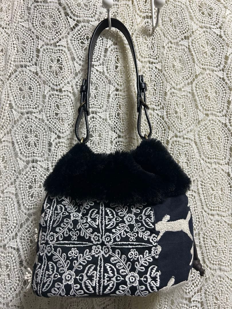 51124Aミナペルホネンハンドメイド ファーバッグ