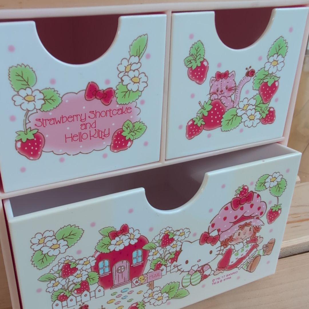 ストロベリーショートケーキandハローキティ　小物入れ昭和レトロ