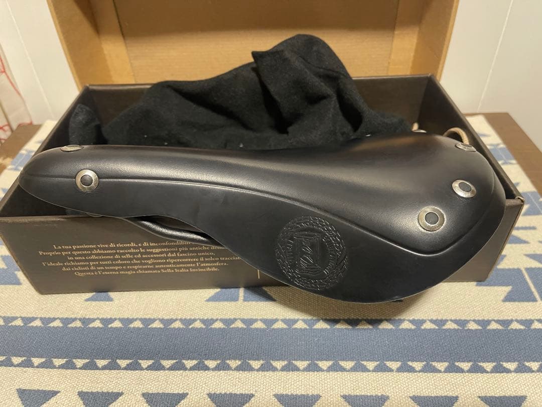 新品未使用　SELLA ITALIA(セライタリア) EPOCA 黒革サドル