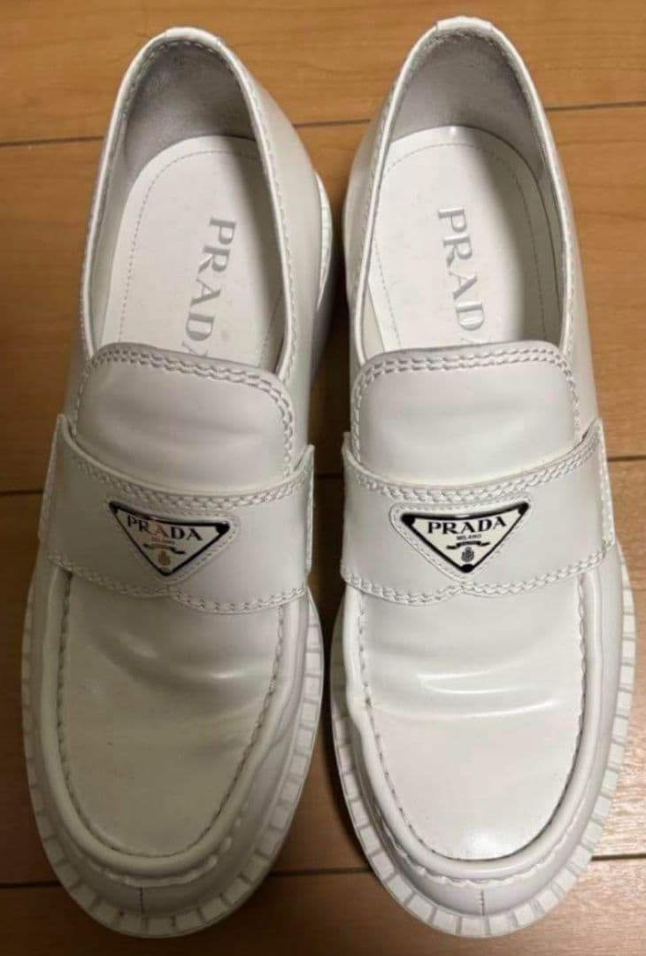 ごんしさんPRADA プラダ　チョコレートブラッシュドレザーローファー