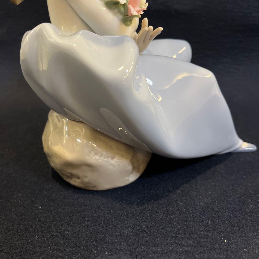 リヤドロ　花の香りに包まれて　フィギュリン　陶器　置物　人形　インテリア