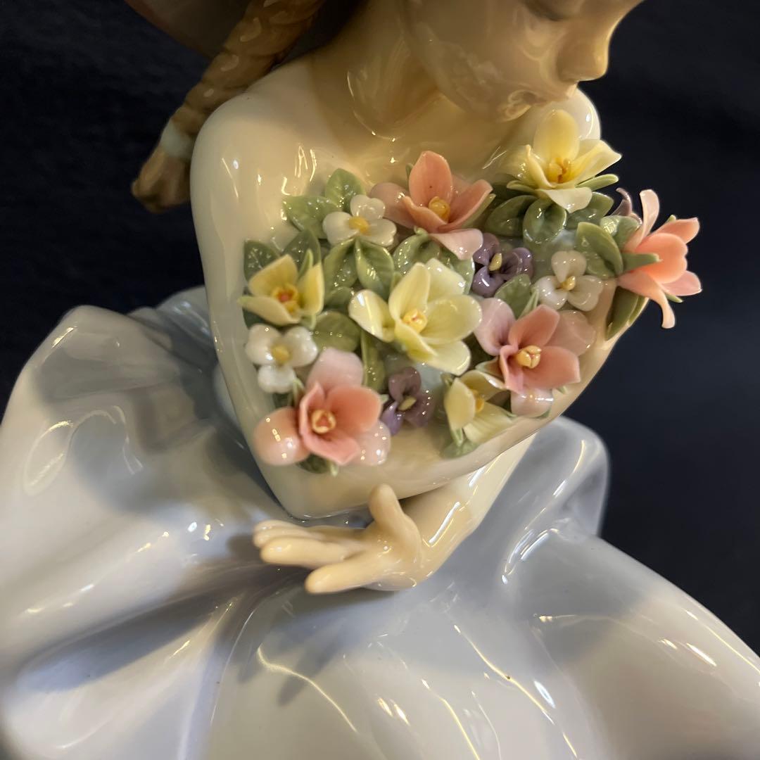 リヤドロ　花の香りに包まれて　フィギュリン　陶器　置物　人形　インテリア