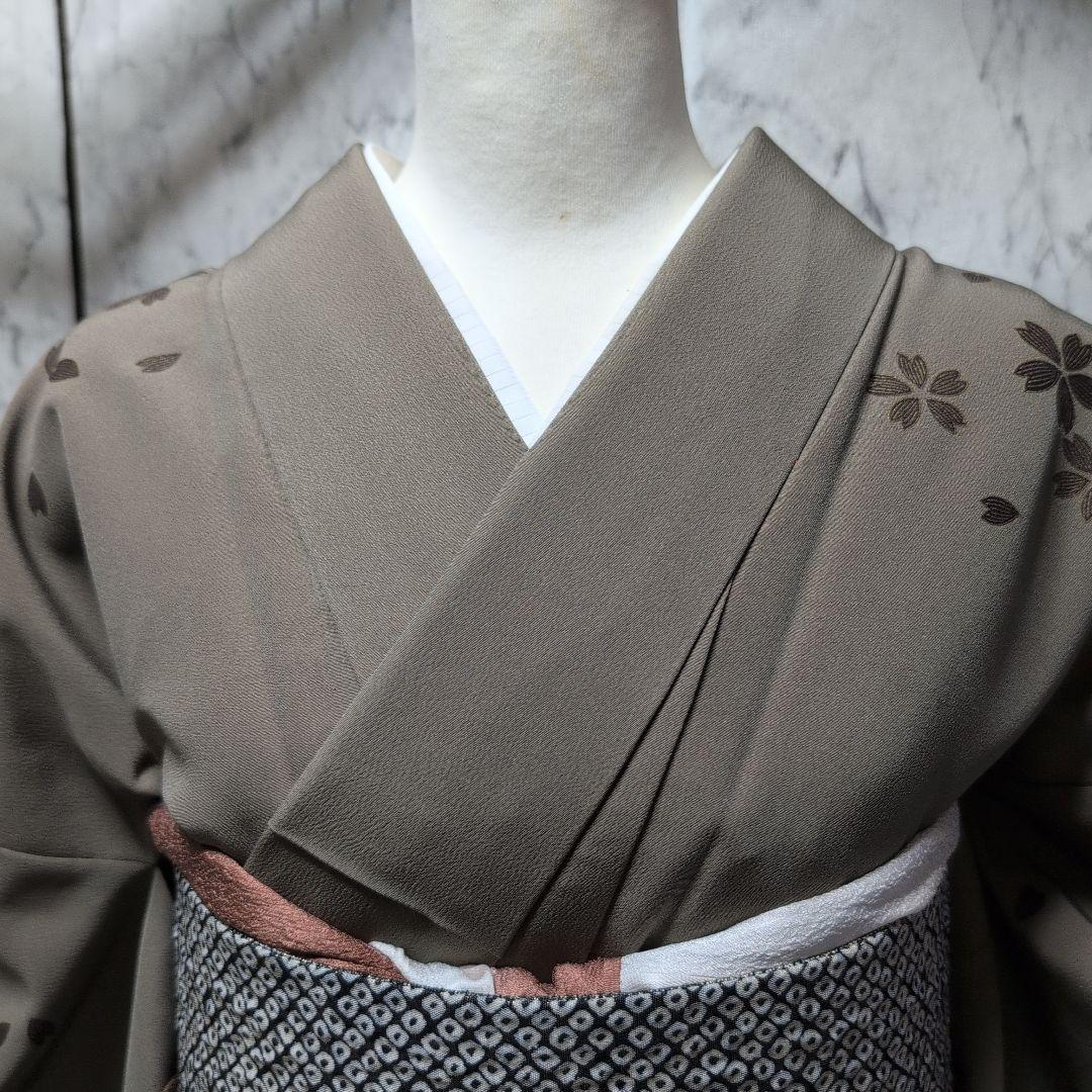 mamamaiii様 絹ポリ　付け下げ茶系　桜さく柄　美品　アッシュブラウン系