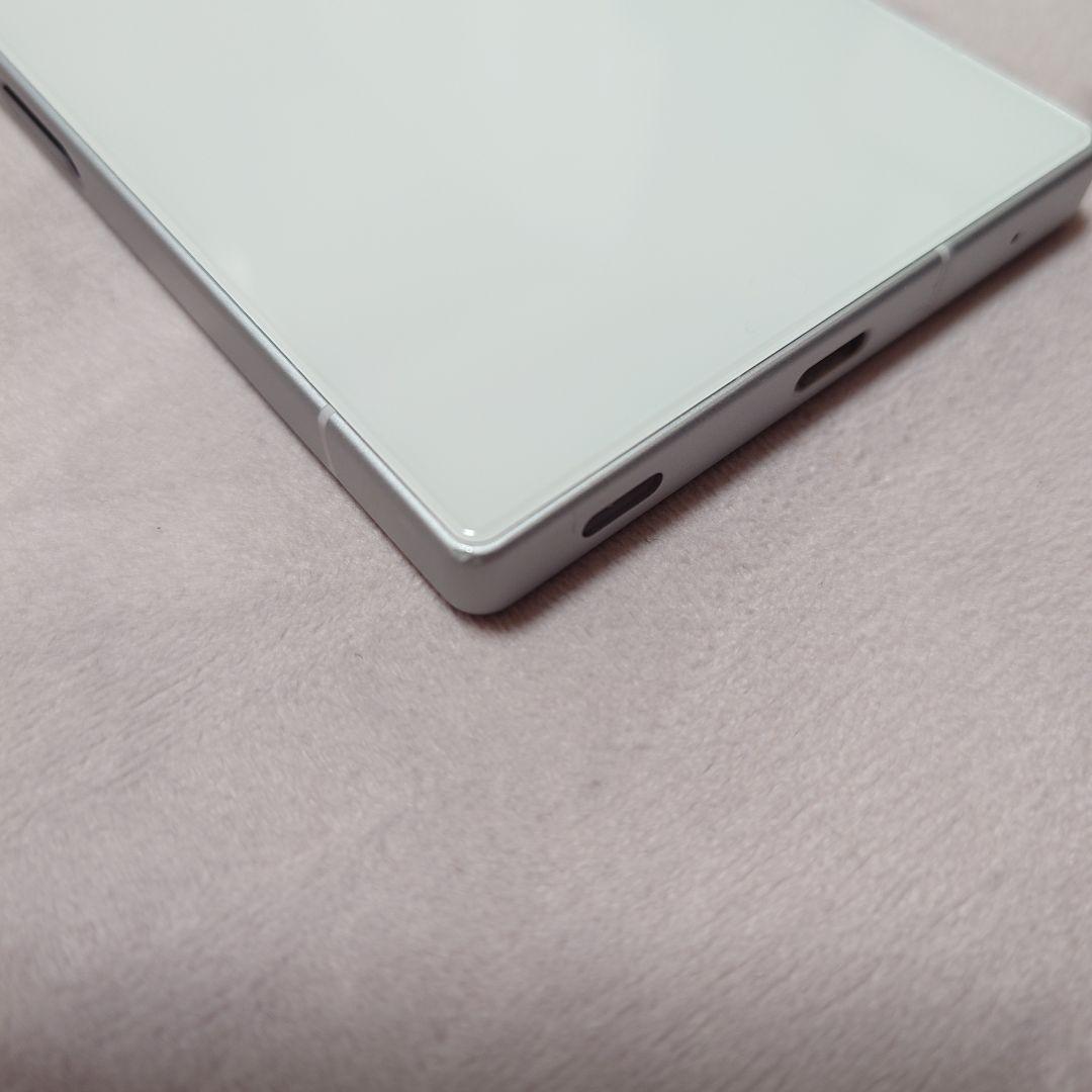 AQUOS R9 ホワイト