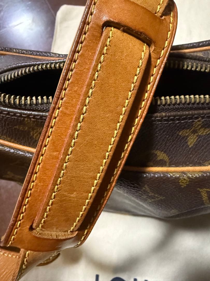 VUITTON バッグ