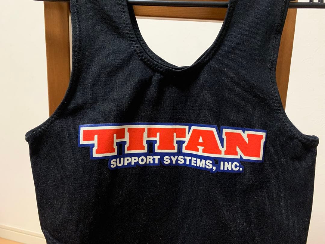 TITAN トライアンフ　Sサイズ