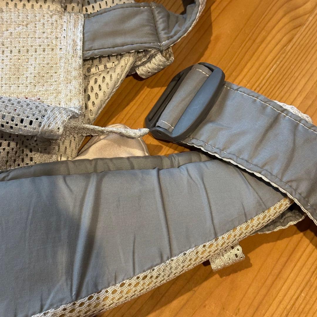 BABYBJÖRN 抱っこ紐 HARMONY メッシュ　ハーモニー　クリーム