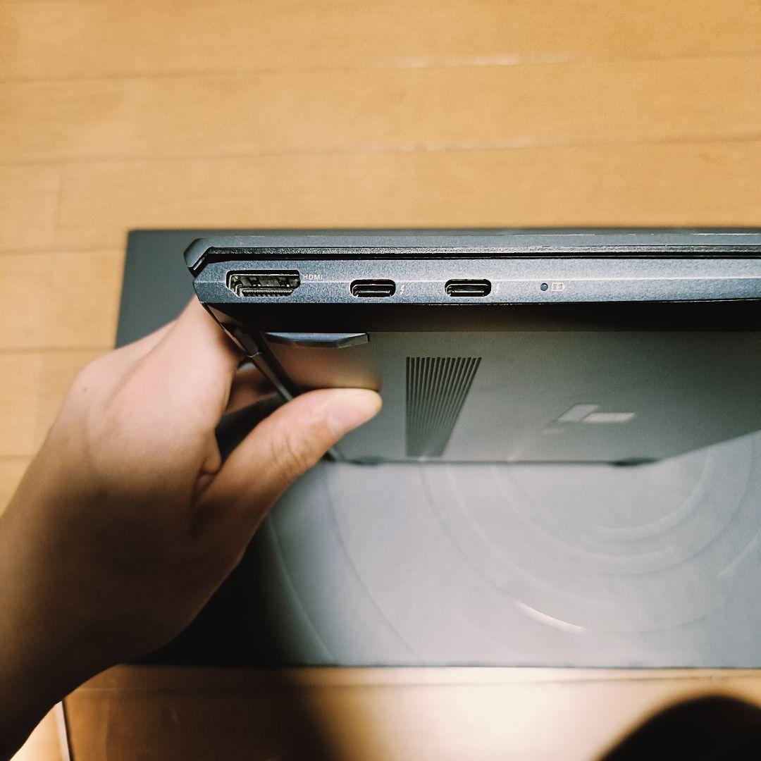 ​【有機EL】ASUS ZenBook 13、 16GBメモリ、 ケース・箱付