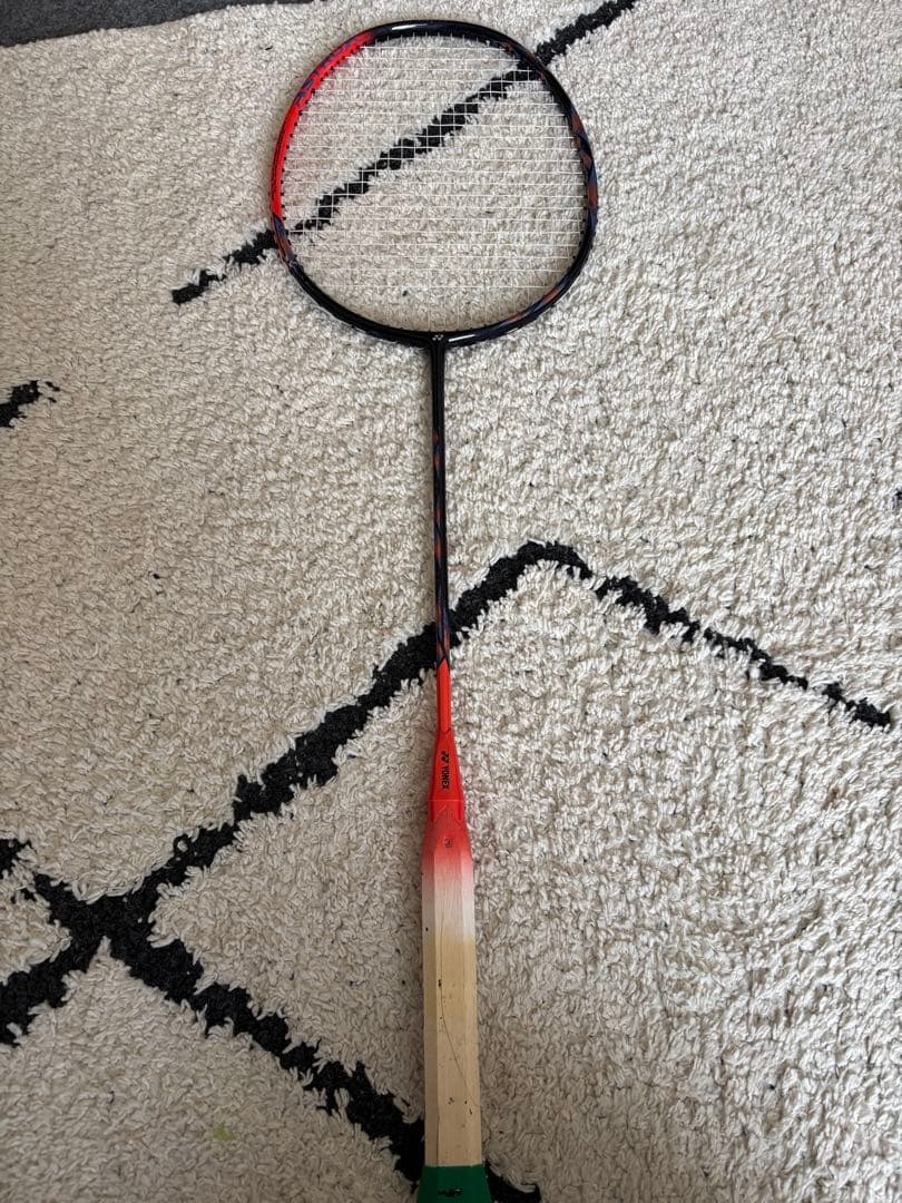 ヨネックス アストロクス77pro 4UG5