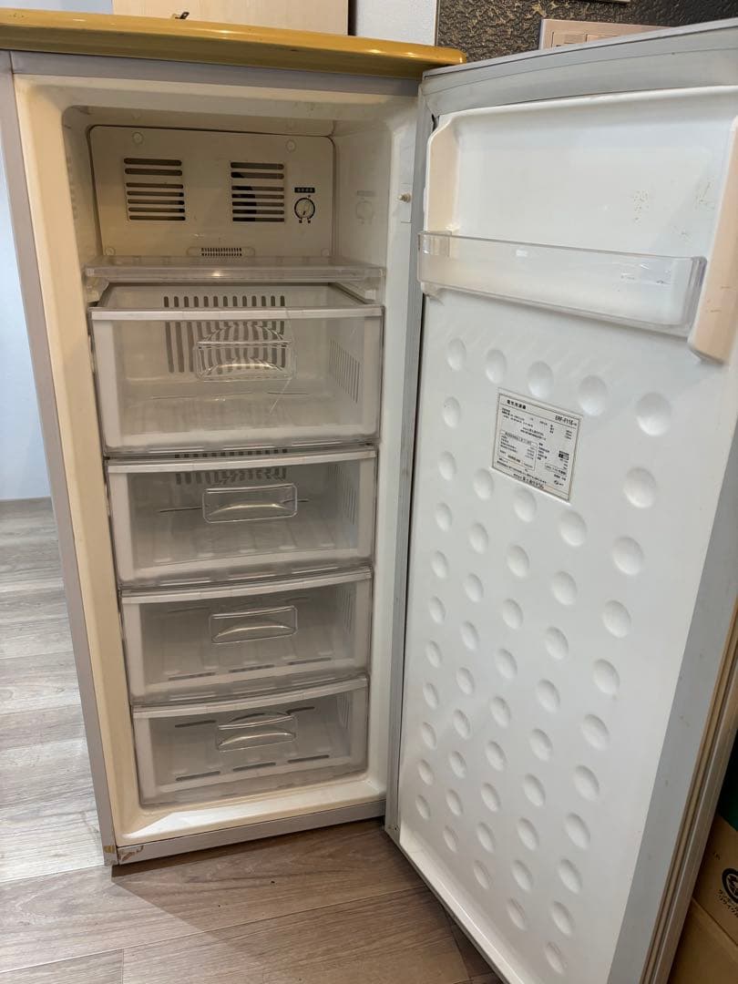 冷凍庫　富士通　110l