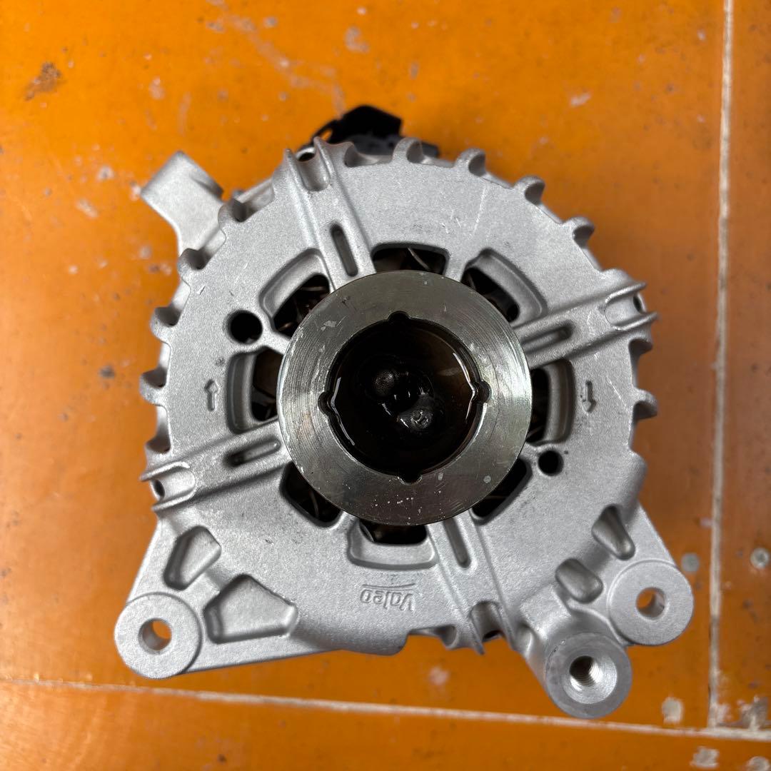 セレナ　オルタネーター