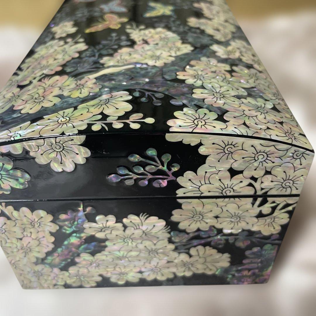 漆器 蝶と花の装飾 収納ボックス