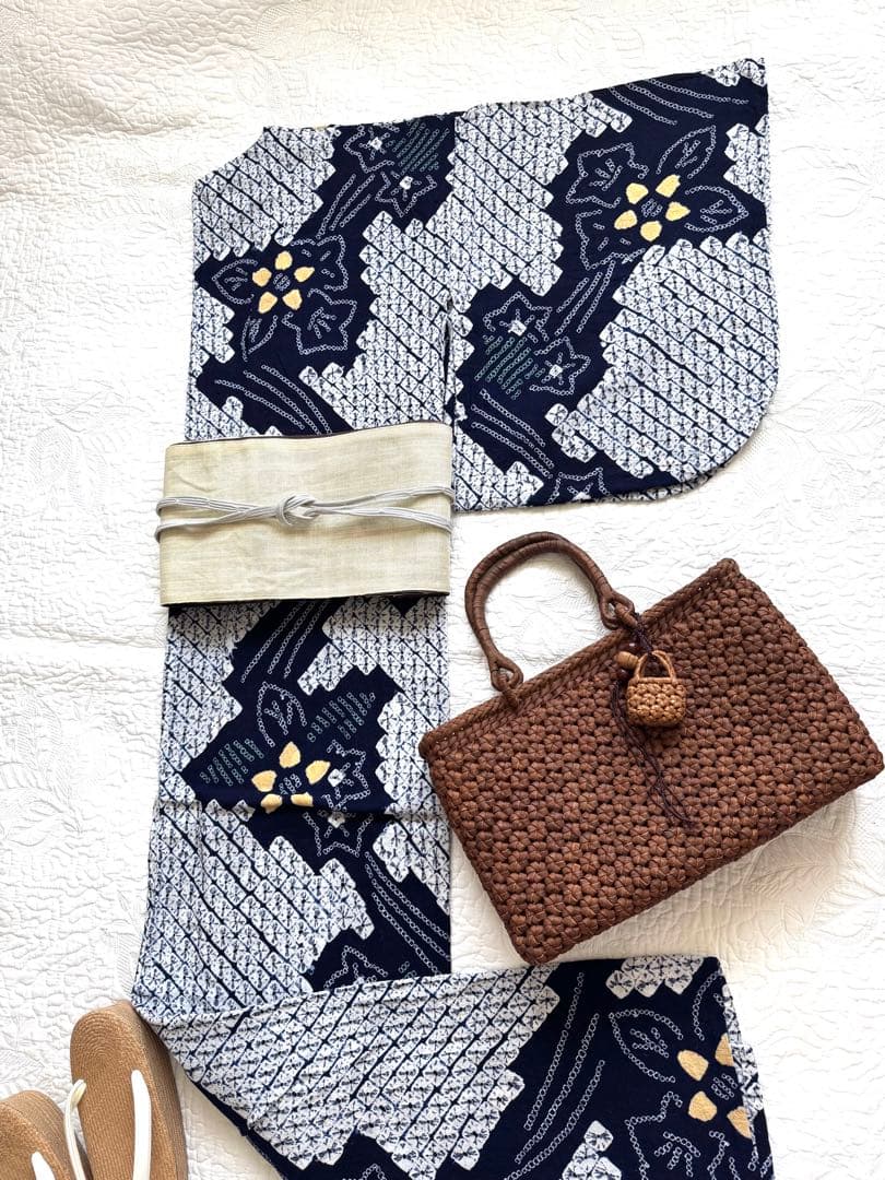 粋で大人な浴衣 ◆ 有松絞り 草花文 柄も仕立ても素晴らしいお勧めの逸品