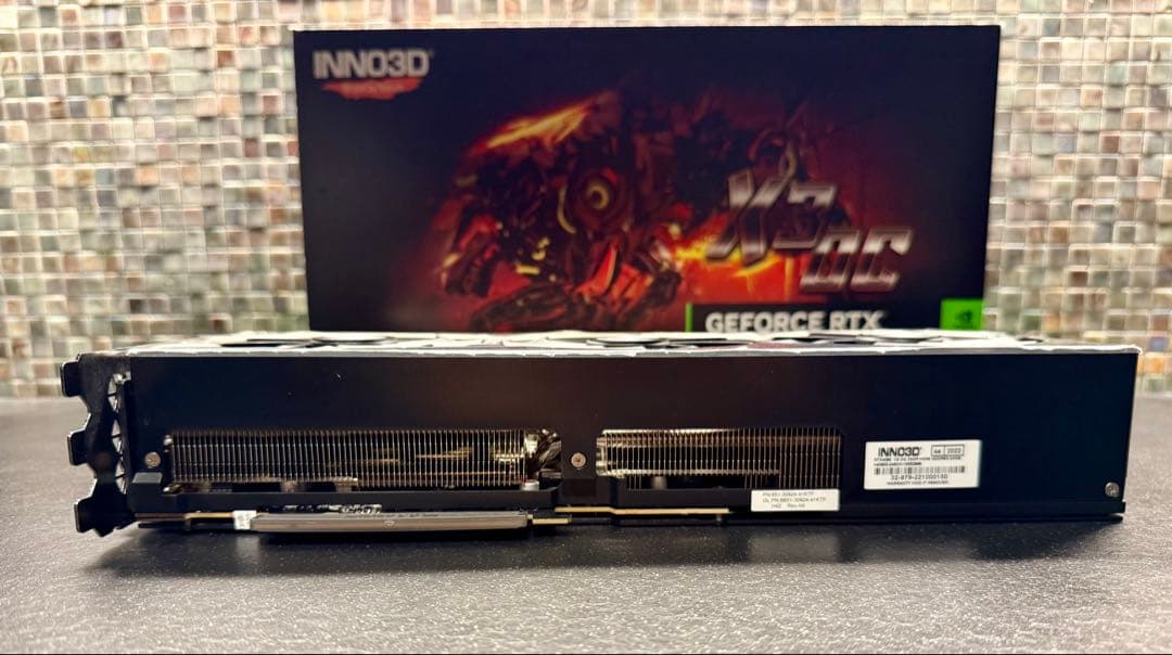 美品 コイル鳴き◎ INNO3D GeForce RTX 4090 X3 OC