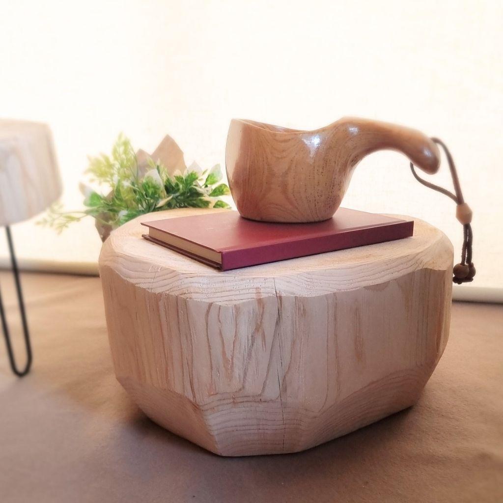 ナチュラルウッドのサイドテーブル 木の温もりとひのきの香り 椅子・花台