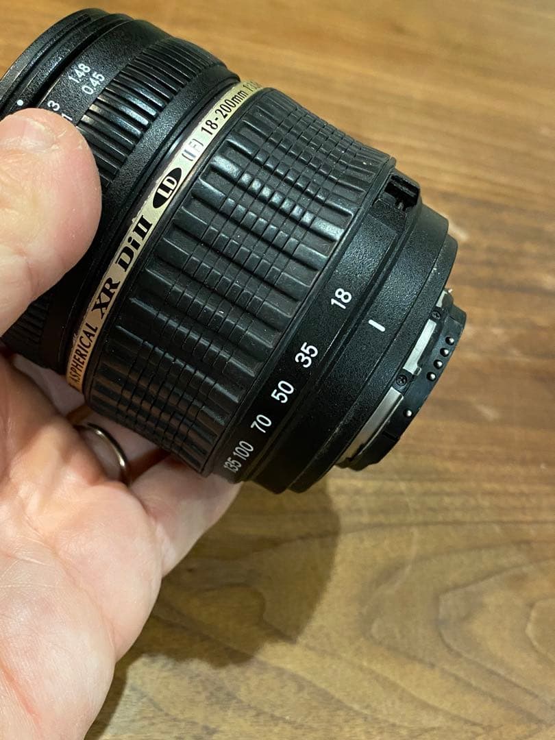 Nikon D300 デジタル一眼　タムロン　18-200 レンズ付　動作品