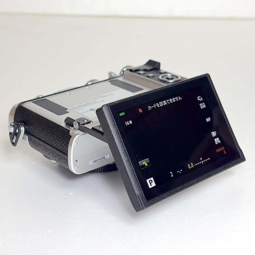 も*く様 新品同様オリンパスPEN E-P7ダブルズームキット＋注目希少L型グリ