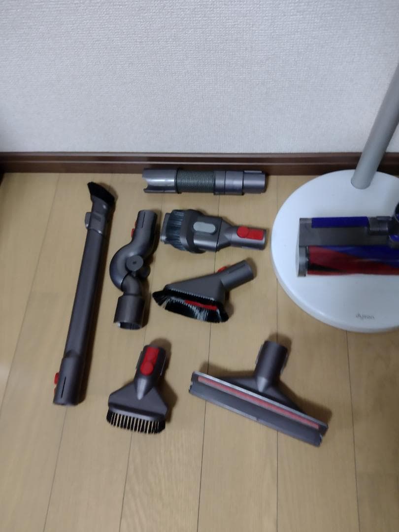 ダイソン★digital slim★SV18★バッテリー新品と同等★スタンド付②