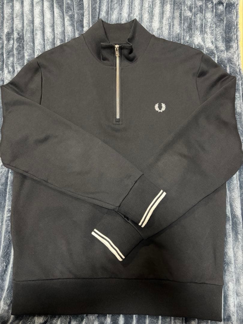【美品】FRED PERRY ハーフジップ トレーナー ロゴ刺繍 黒 L