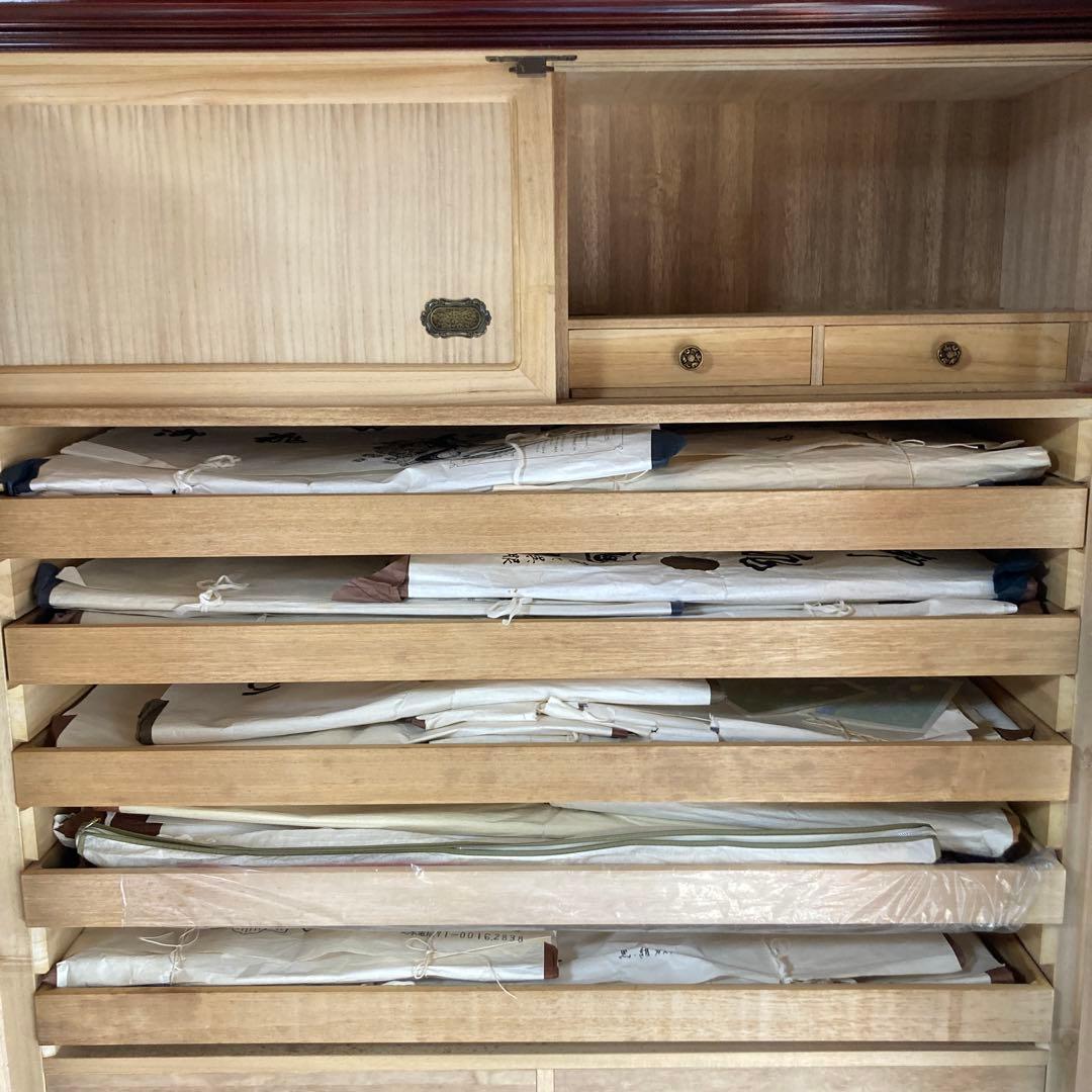 桐和箪笥 ・着物用・鎌倉彫調模様