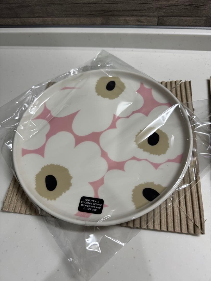 マリメッコ　ウニッコ　春　新作　プレート20㎝　2枚　新品未開封