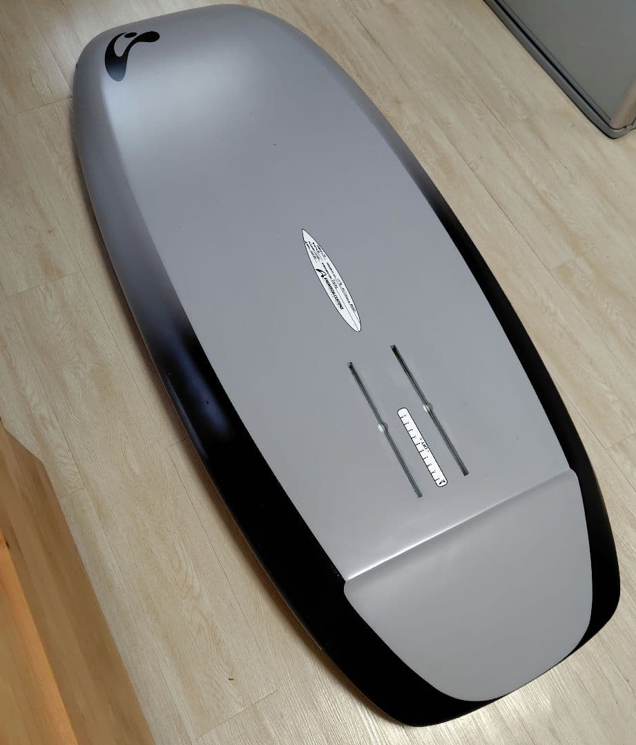 5'9\"　Amundson Customs foilboard 113L