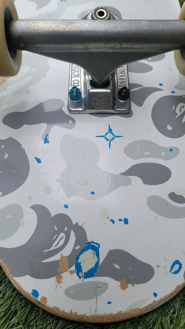 約8インチ　インディペンデント139　グリズリー　スケートボード　BONES