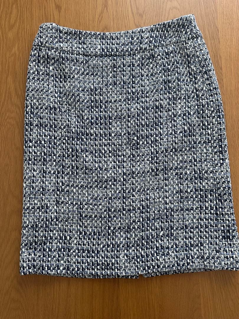 ぷるぷる LINTON ノーカラージャケットとスカートセット 13号