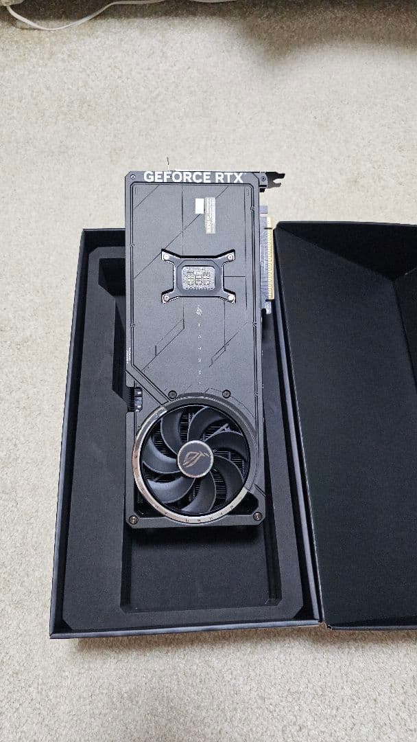 グラフィックボード・グラボ・ビデオカード ASUS ROG GeForce RTX5080 16GB