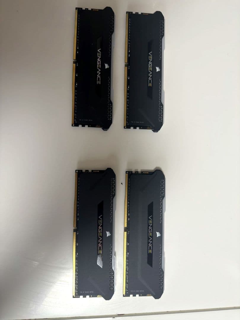 Vengeance RGB DDR4 64GB（16GB×4枚セット）