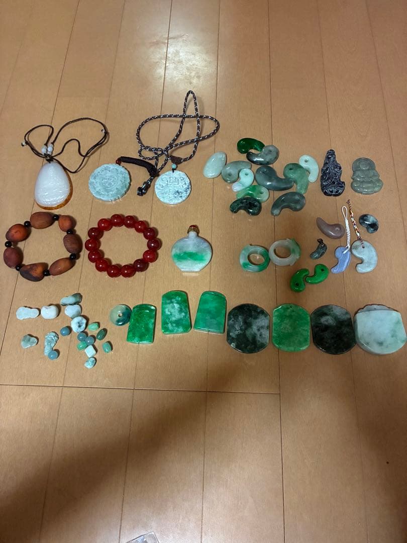 翡翠、勾玉、和田白玉セット