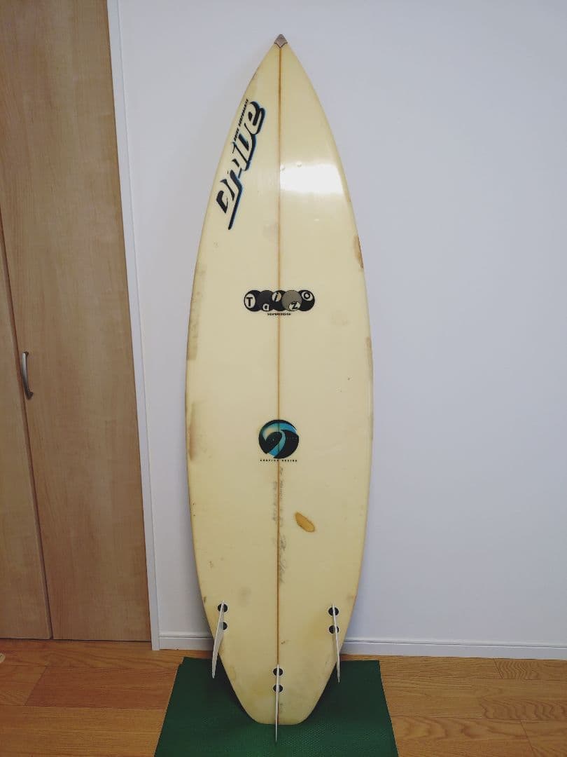 サーフィン　ショートボード 【フィン3枚付き】（送料込み）