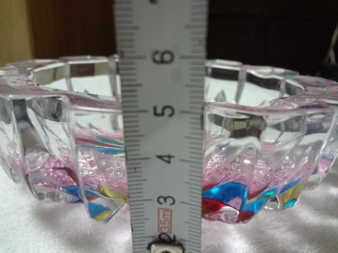 ガラス細工　　　クリスタルピンク灰皿細かいガラス模様       昭和調レトロ