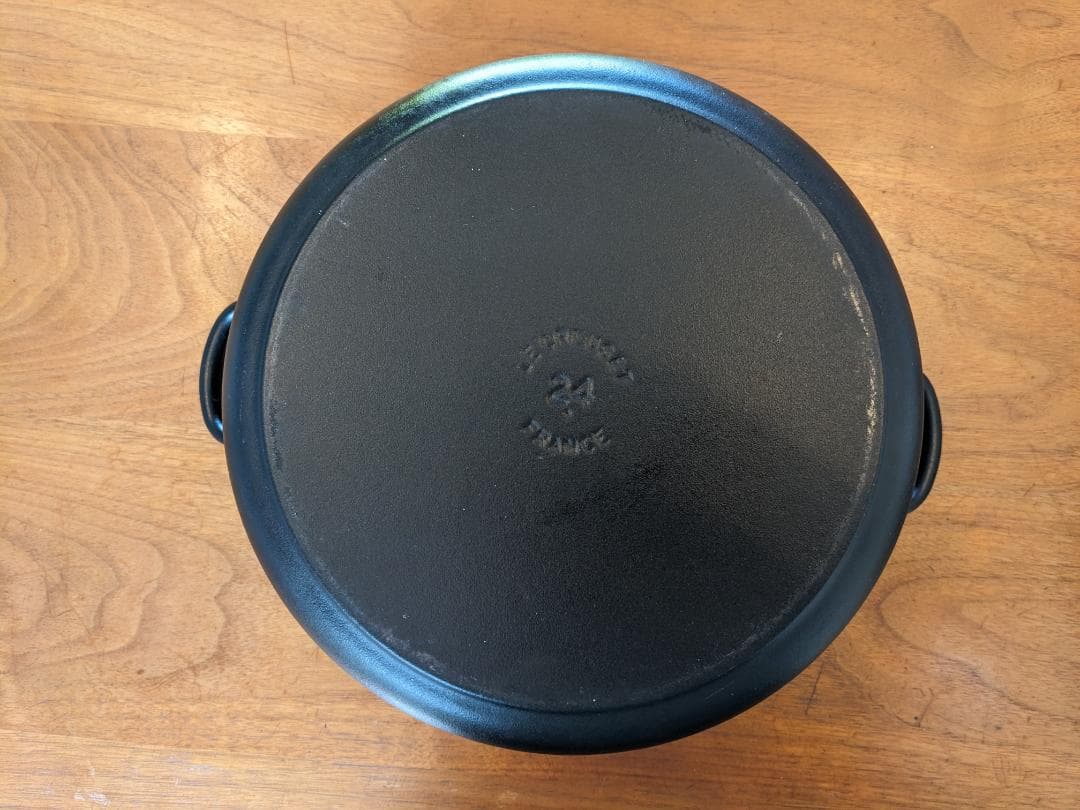 【LE CREUSET/ル・クルーゼ】ココット・ロンド 24㎝　マットブラック