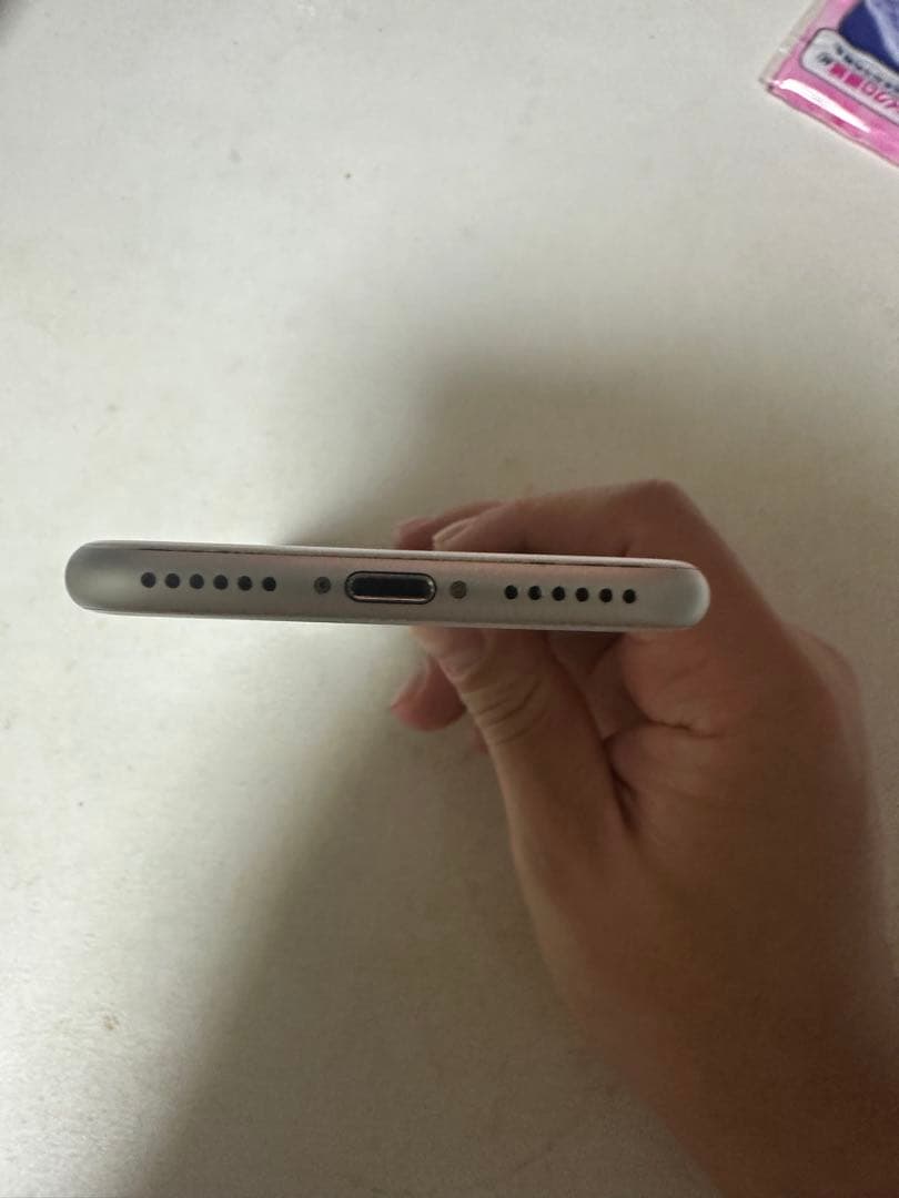 iPhone8 本体 ホワイト 68GB