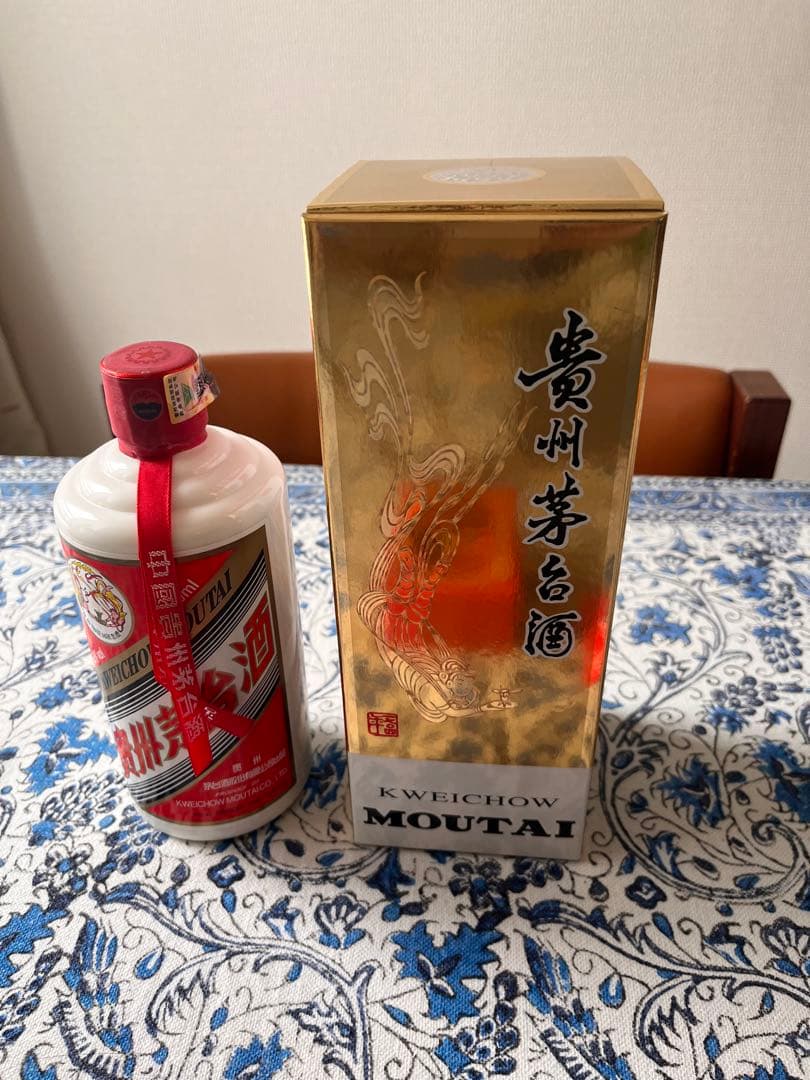 マオタイ酒MOUTAI 貴州茅台酒 2013年　500ml 53%未開栓 グラス