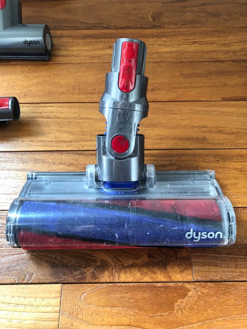 Dyson v7 fluffy 掃除機 完動品 充電器なし