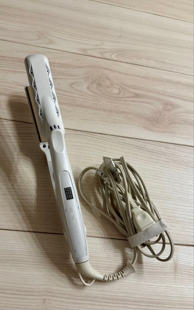 田*中様 【美品】絹女 KINUJO ストレートアイロン 送料無料