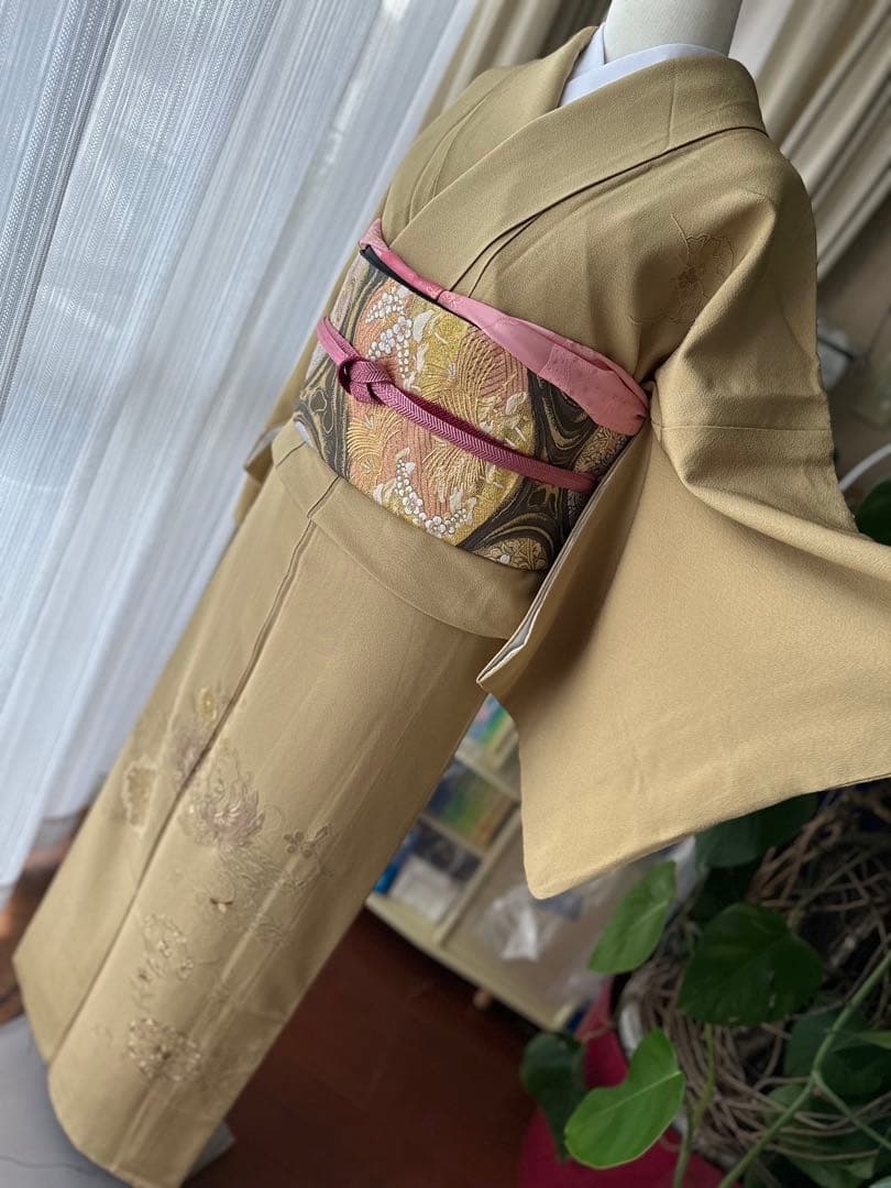 付け下げ訪問着 辛子色 正絹 高級ちりめん素材に汕頭刺繍 単品