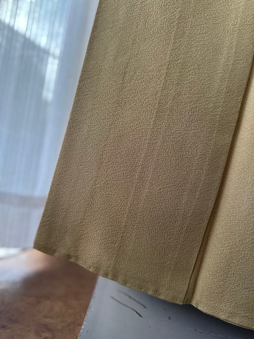 付け下げ訪問着 辛子色 正絹 高級ちりめん素材に汕頭刺繍 単品