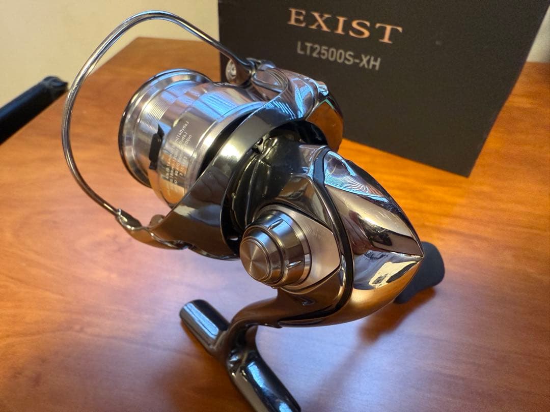 美品 良好 22イグジスト LT2500S-XH ダイワ EXIST