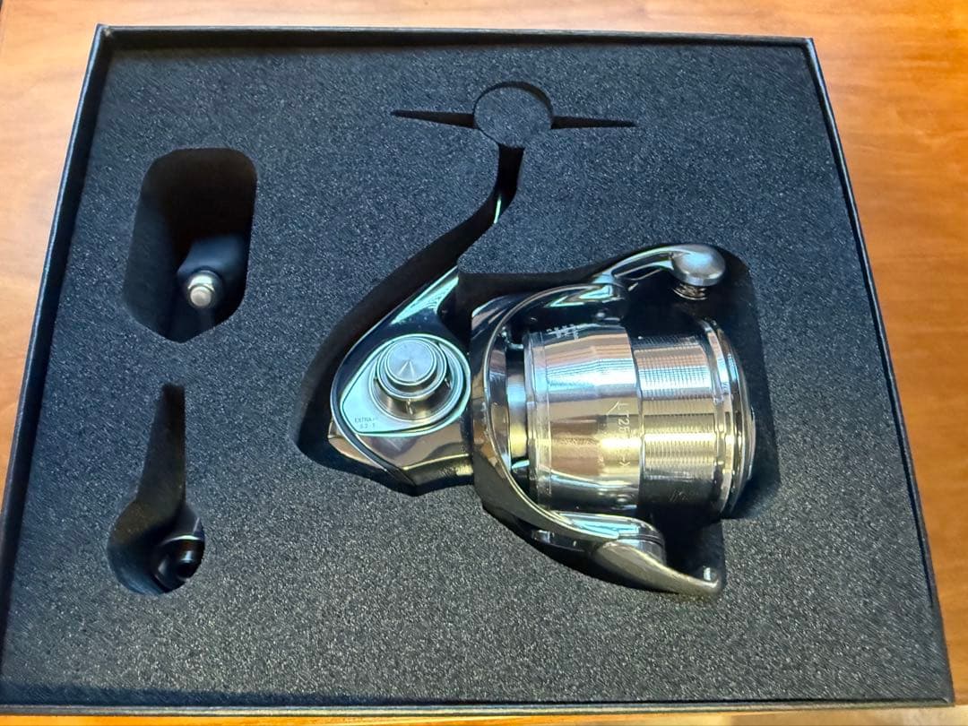 美品 良好 22イグジスト LT2500S-XH ダイワ EXIST