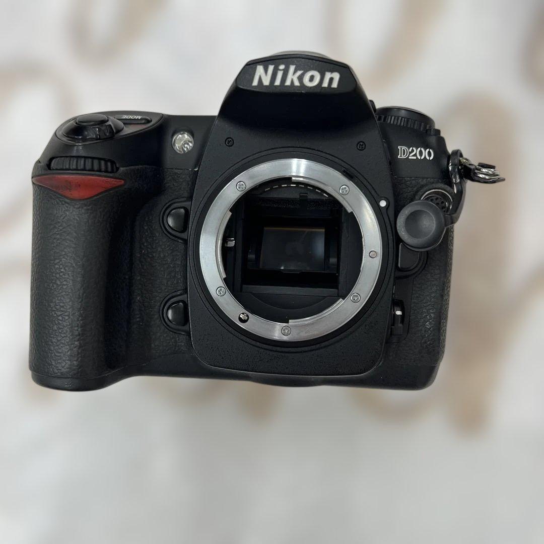 261259 Nikon デジタル一眼レフカメラ D200 ボディ本体