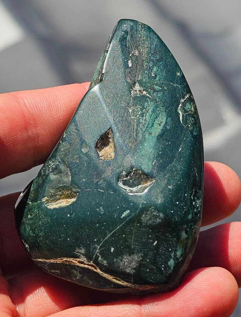 出雲の青石 原石