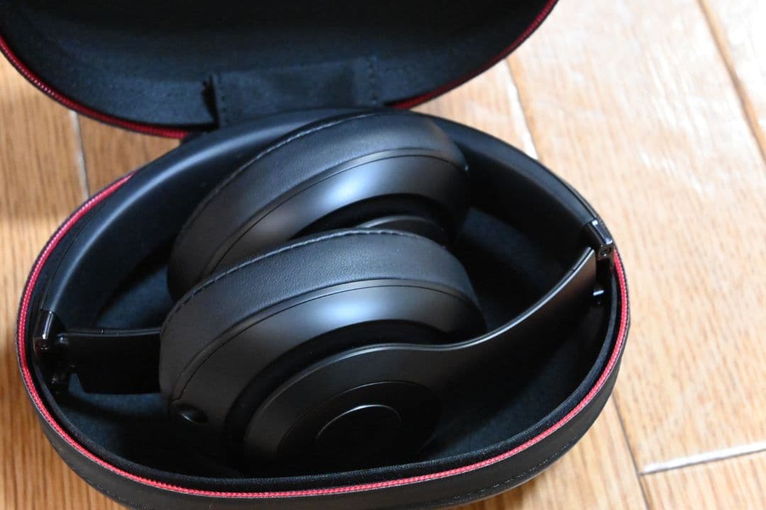 Beats ワイヤレスヘッドホン ケース付き