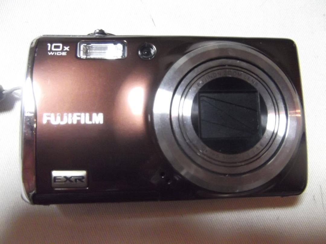 フジフィルムデジカメ　FINEPIX　F70　EXR　BW