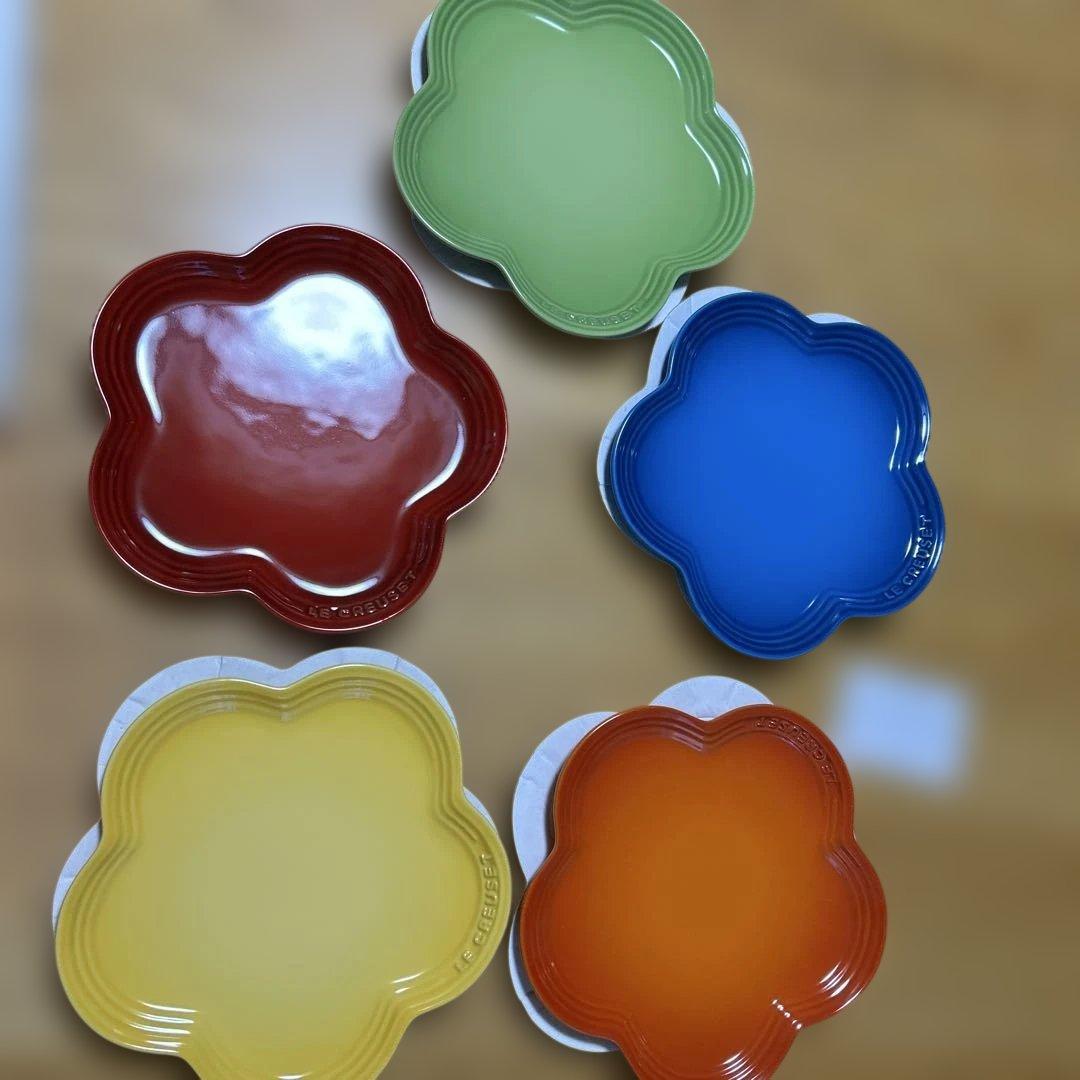 りんりん クルーゼ フラワープレート 23 cmレインボー 新品