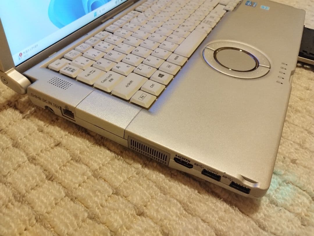 液晶画面15.6インチ8GB Panasonic CF-B11 SSD240GB